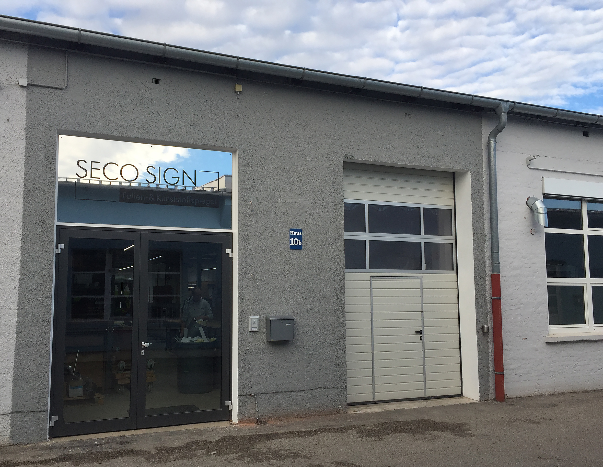 SECO Signs new workshop in Thalkirchner Straße in Munich Sendling