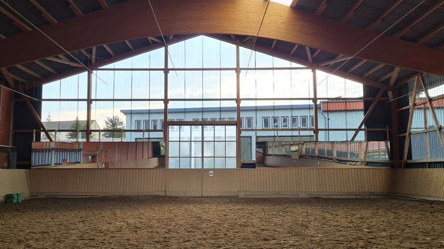 Pferdesportzentrum Schlossblick - riding arena mirror