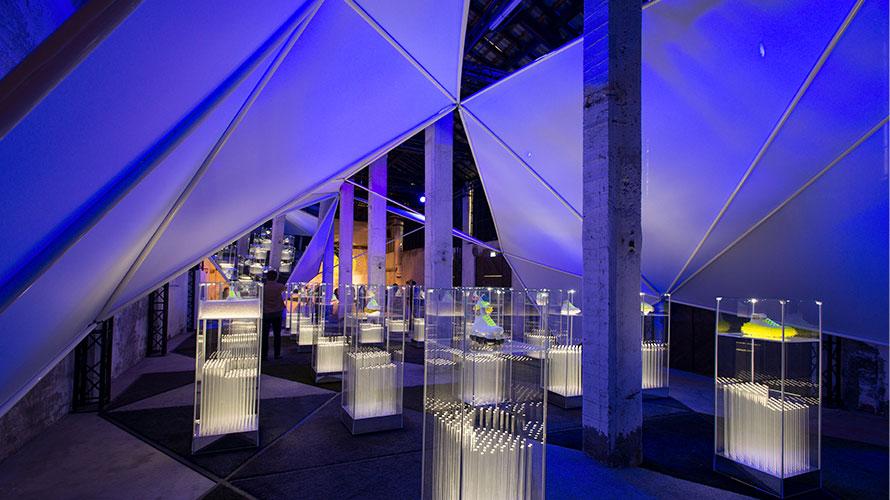 Satis & Fy, Nike Milano - exhibition room mirror