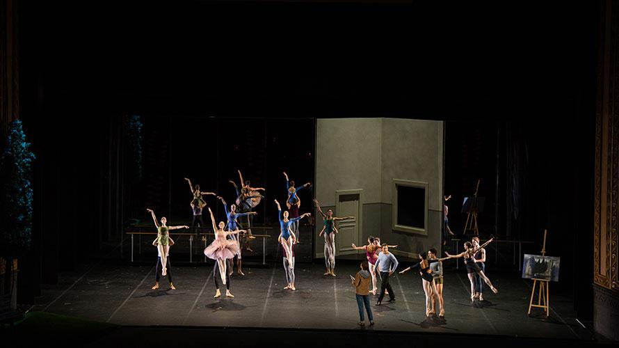 Lyric Opera of Chicago - opera mirror